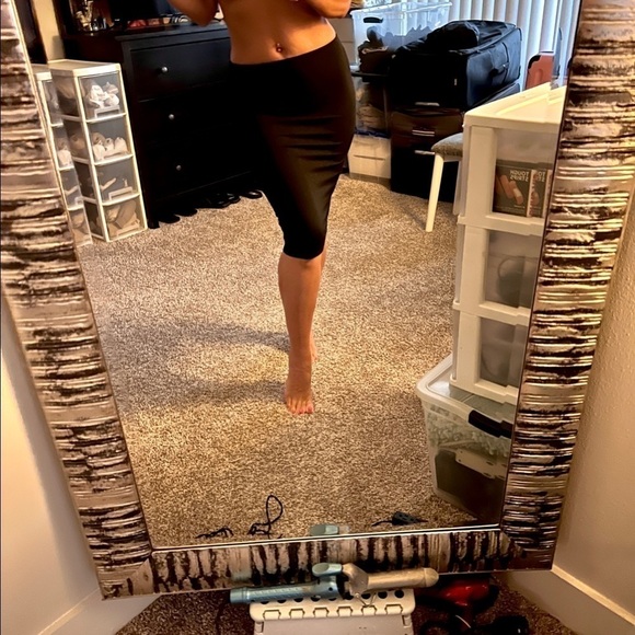 2 B By Bebe Gorgeous MIDI Skirt! - Picture 4 of 14